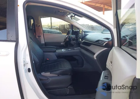 2023 Toyota Sienna Le z USA, uszkodzony, nr VIN 5TDKRKEC1PS169500